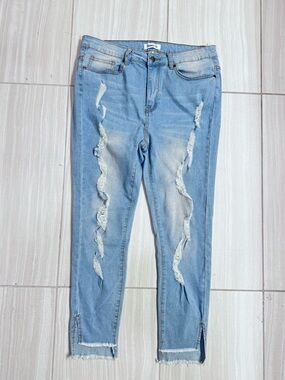 Between Us Ripped Skinny Jeans